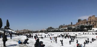 La vetta piu’ alta di Ardito Desio Studenti neve scuole