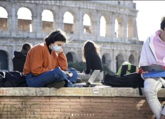 Governo nemico degli studenti: manganelli e punizione maturità