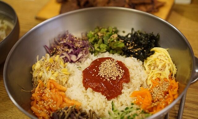 All’Università si mangia coreano: arriva il Kimchi e il bulgogi a mensa bibimpap