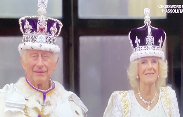 Re Carlo III incoronato Famiglia Reale: “Sono qui per servire”