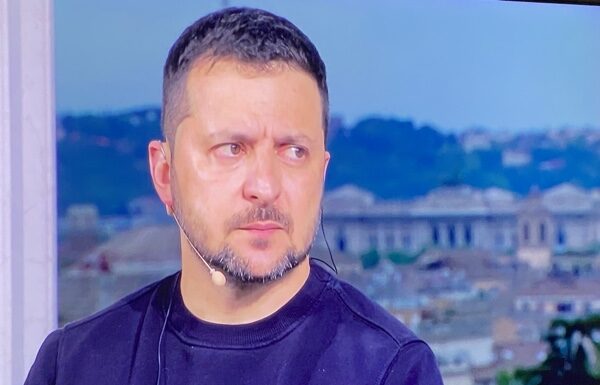 Zelensky a Roma: se cadiamo noi manderete presto i vostri figli a combattere.