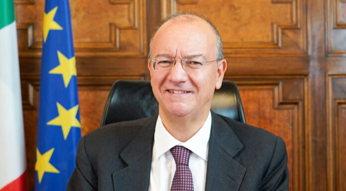 Come Compilare al Meglio il Curriculum dello Studente: Consigli per i Maturandi Ministro Valditara