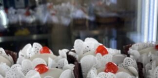 Il Chiostro di Santa Caterina: Un Incrocio Storico di Frutta Martorana e Cannoli Celesti