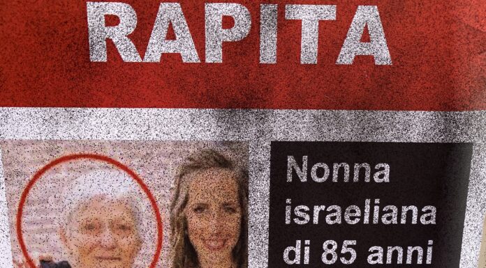 Strappati e imbrattati a Trastevere i manifesti in ricordo dei rapiti in Israele