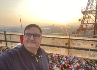 ROMA vs SEOUL. Lucchetti dell’Amore: da eterno problema a Roma dove sono nati ad attrazione turistica da milioni di turisti l’anno a Seul in Corea del Sud. Namsan Tower a Seul con il Parco dell'Amore