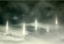 Nove misteriosi pilastri di luce apparsi in cielo in Giappone