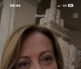 Il Reel di Giorgia Meloni: Gli Auguri agli Studenti Italiani scatenano gli Indiani