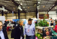 Le Piante Sono Creature di Luce: BioPic Rivoluziona l’Agricoltura Urbana Renato Reggiani e Riccardo Luna alla Maker Faire di San Francisco in California allo stand BioPic