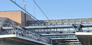 Caos sulla Roma-Lido: folla bloccata sulla via Ostiense per un guasto e mancanza di navette