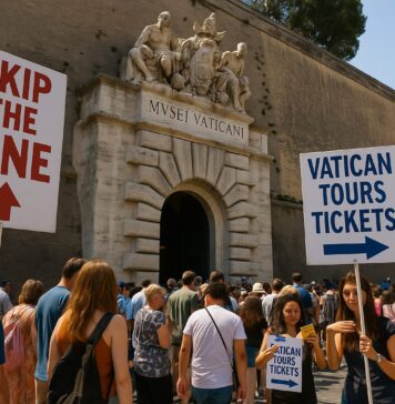Vatican Museum and Sistine Chapel: How to Avoid Tourist Traps and Tickets the Smart Way