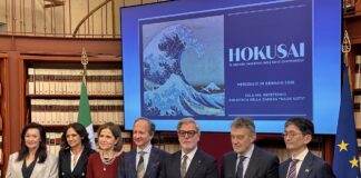 Hokusai a Palazzo Bonaparte: l’arte giapponese in dialogo con l’Europa e la diplomazia culturale a Roma