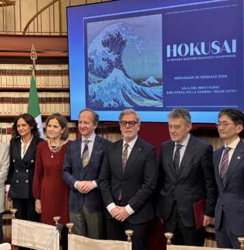 Hokusai a Palazzo Bonaparte: l’arte giapponese in dialogo con l’Europa e la diplomazia culturale a Roma