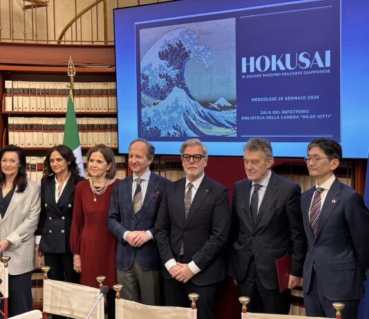 Hokusai a Palazzo Bonaparte: l’arte giapponese in dialogo con l’Europa e la diplomazia culturale a Roma